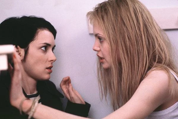 Z Angeliną Jolie (Oscar za tę rolę) w "Przerwanej lekcji muzyki"