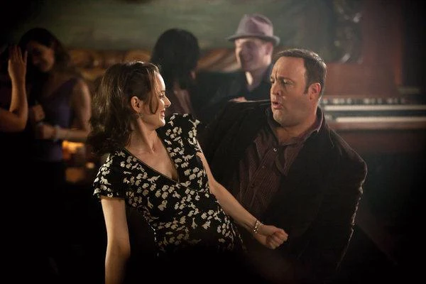 Z Kevinem Jamesem w komedii "Sekrety i grzeszki"