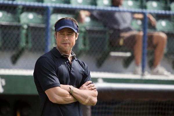 Jako trener baseballa Billy Beane w filmie "Moneyball" Bennetta Millera