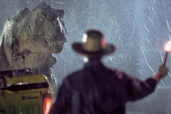 Widowiskowy "Park Jurajski" (1993) doczekał się dwóch kontynuacji. Spielberg stanął za kamerą sequela ("Zaginiony świat", 1997), a trylogię dopełnił film wyreżyserowany przez Joe Johnstona (2001).