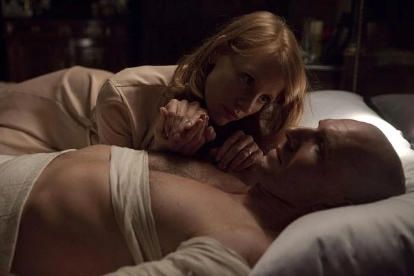 W szekspirowskim dramacie Ralpha Fiennesa "Coriolanus" Chastain gra drugoplanową rolę