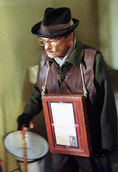 Jako tytułowy bohater w filmie "Mój Nikifor" Krzysztofa Krauze