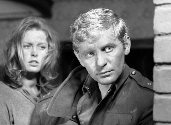 Na planie "Pierwszego dnia wolności" (1964) Aleksandra Forda partnerowała mu Beata Tyszkiewicz