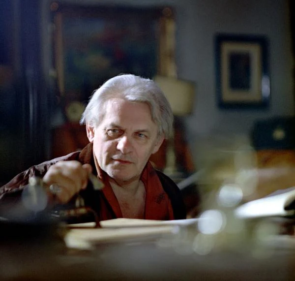 W "Kluczniku" (1979) Wojciecha Marczewskiego jako umierający arystokrata świadom końca swego świata, ale i słabości tego, który po nim nastąpi.