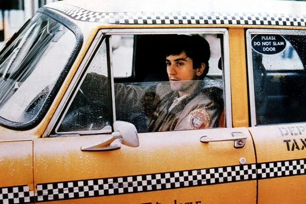 Robert De Niro jako Travis Bickle w "Taksówkarzu"
