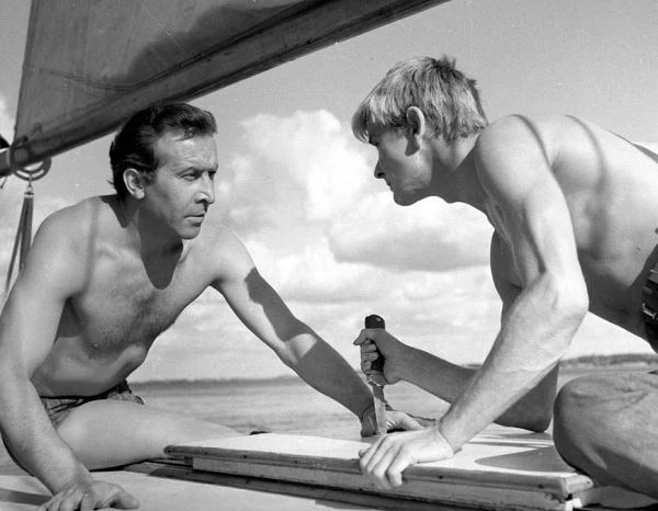 Debiutowi Polańskiego zarzucano m.in. "kosmopolityzm, nie pasujący do królującej wówczas tzw. szkoły polskiej", a także "gloryfikowanie konsumpcyjnego stylu życia, z konieczności obcego w początkach lat 60. większości rodaków".