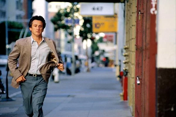 W scenie z filmu "Zabić prezydenta" Nielsa Muellera, w którym zagrał Samuela Bicke'a, mężczyznę, który planował dokonać zamachu na Richarda Nixona