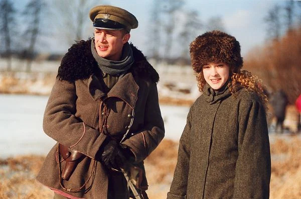 We "Wrotach Europy" (1999) Jerzego Wójcika pierwszoplanową rolę grała Alicja Bachleda-Curuś.