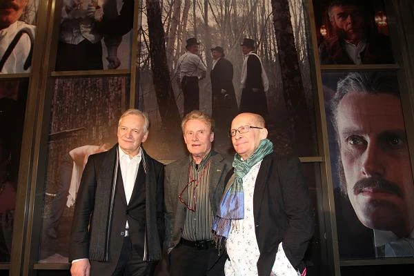 Aktorzy: Andrzej Seweryn (L), Daniel Olbrychski (C) i Wojciech Pszoniak (P) podczas pokazu cyfrowej rekonstrukcji filmu "Ziemia obiecana", na Festiwalu Kina Niezależnego Off Plus Camera w Krakowie.