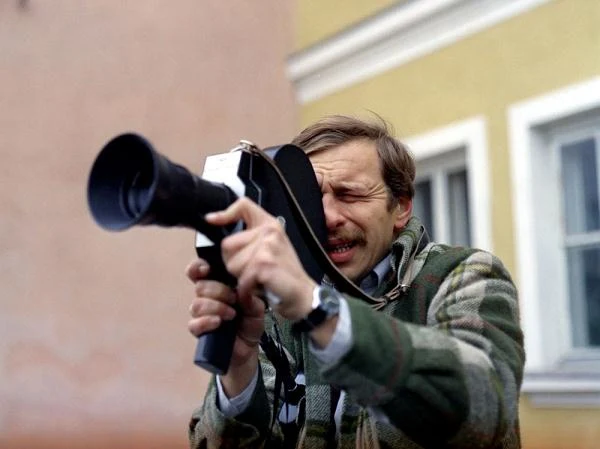 W 1979 r. wcielił się w rolę Filipa Mosza w "Amatorze" Kieślowskiego. Zagrał zatrudnionego w zakładzie przemysłowym zaopatrzeniowca, dla którego momentem przełomowym w życiu staje się kupno amatorskiej kamery filmowej.