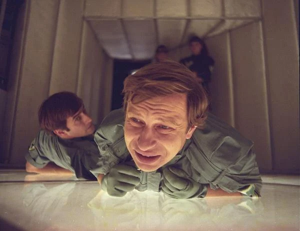 W "Seksmisji" (1984) jako Maks wygłaszał pamiętne kwestie: "Ciemność, widzę ciemność! Ciemność widzę!", czy "Sfiksowałyście, boście chłopa dawno nie miały! Chłopa wam trzeba!".