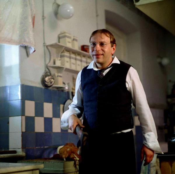 W okultystycznym thrillerze "Medium" (1985) w reżyserii Jacka Koprowicza Stuhr zagrał Georga Netza.