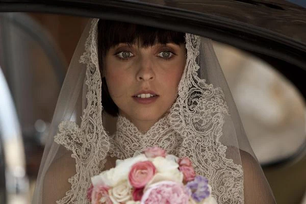 Leticia Dolera w scenie z filmu "[REC] 3: Geneza"