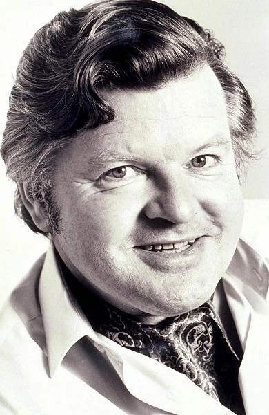 Stan zdrowotny Hilla zaczął się pogarszać na początku lat 90. Ważąc 108 kg przy wzroście 1,79 m, cierpiał na problemy z sercem, powiązane z nadwagą Stan zdrowotny Hilla zaczął się pogarszać na początku lat 90. Ważąc 108 kg przy wzroście 1,79 m, cierpiał na problemy z sercem, powiązane z nadwagą