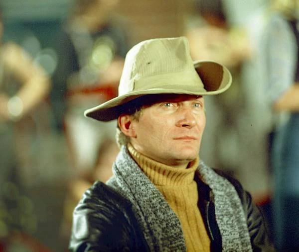 W "Motylem jestem, czyli romans 40-latka" Jerzego Gruzy wcielił się w postać redaktora Oswalda z telewizji.