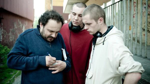 Arkadiusz Jakubik, Marcin Kowalczyk i Tomasz Schuchardt w scenie z filmu "Jesteś Bogiem"