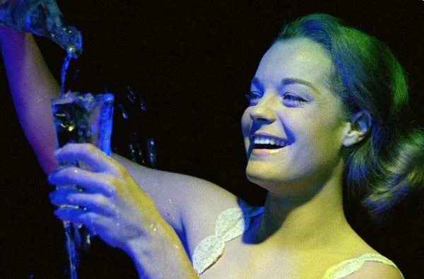 W 1964 roku Romy Schneider pracowała z Henri-Georgesem Clouzotem nad filmem "Piekło", w którym utytułowany twórca chciał przeprowadzić eksperymenty z kinowym obrazem. Wskutek choroby reżysera, filmu nigdy nie udało się dokończyć.