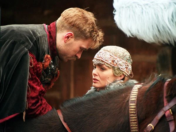 Po raz pierwszy wszyscy usłyszeli o Żebrowskim za sprawą superprodukcji "Ogniem i mieczem" (1999). Jerzy Hoffman powierzył młodemu, niedoświadczonemu aktorowi główną rolę, Jana Skrzetuskiego (u boku Izabelli Scorupco)