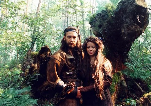 Hoffman doceniał talent, a jednocześnie tak bardzo polubił Żebrowskiego, że obsadził go także w swojej kolejnej produkcji. W filmie "Stara baśń. Kiedy słońce było bogiem" (2003) aktor zagrał Ziemowita