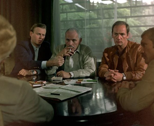 W "Zabij mnie glino" (1987) Jacka Bromskiego Strasburger zagrał członka bandy biorącej udział w napadzie na pociąg.