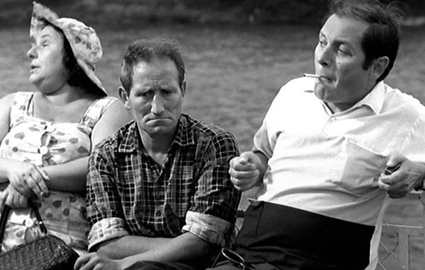 Zdzisław Maklakiewicz, Irena Iżykowska i Jan Himilsbach w filmie "Rejs" (1970)