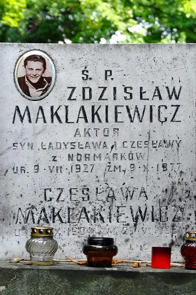 Nagrobek Zdzisława Maklakiewicza na warszawskich Powązkach, fot. Wojtek Szwej