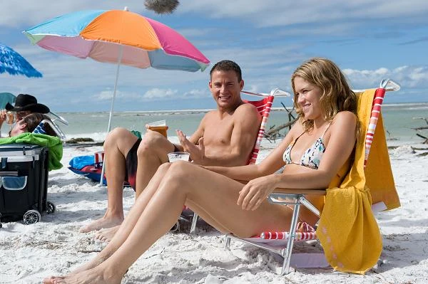 Channing Tatum i Cody Horn w scenie z filmu "Magic Mike" Channing Tatum i Cody Horn w scenie z filmu "Magic Mike"