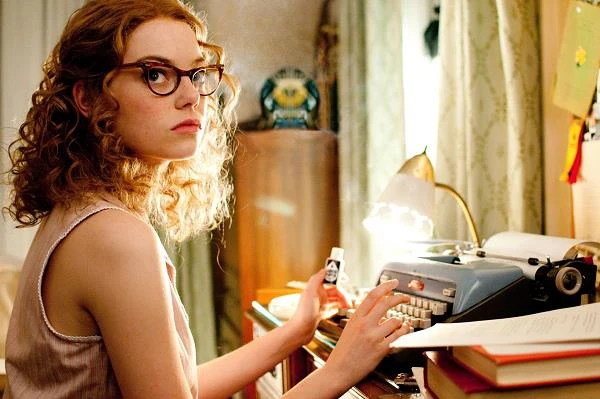 I wreszcie jako Skeeter pojawiła się w oscarowych "Służących" Tate'a Taylora u boku m.in. Octavii Spencer, Jessiki Chastain i Violi Davis.
