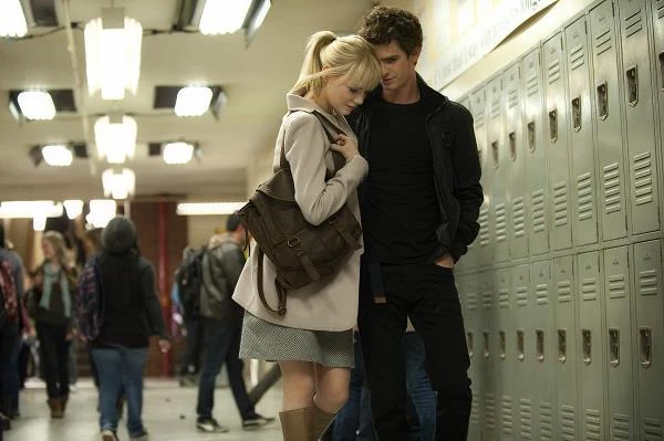 W superprodukcji "Niesamowity Spider-Man" (2012) Marka Webba wcieliła się w Gwen Stacy, ukochaną głównego bohatera.