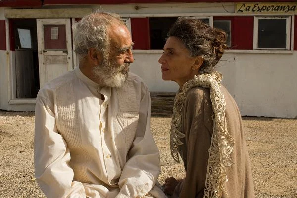 Emilio Echevarría i Ángela Molina w scenie z filmu "Rzecz o mych smutnych dziwkach"