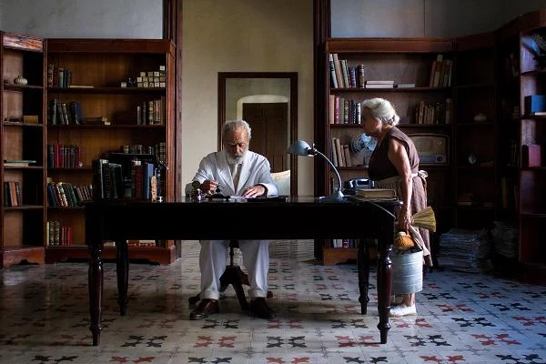 Emilio Echevarría w scenie z filmu "Rzecz o mych smutnych dziwkach"