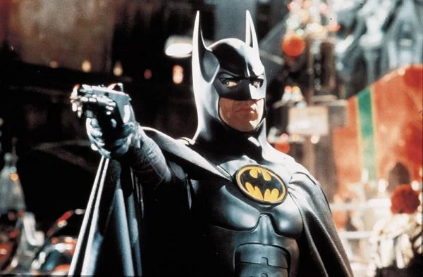 Pierwszym "nowożytnym" Batmanem był Michael Keaton - odtwórca tytułowej roli w filmie Tima Burtona z 1989 roku.