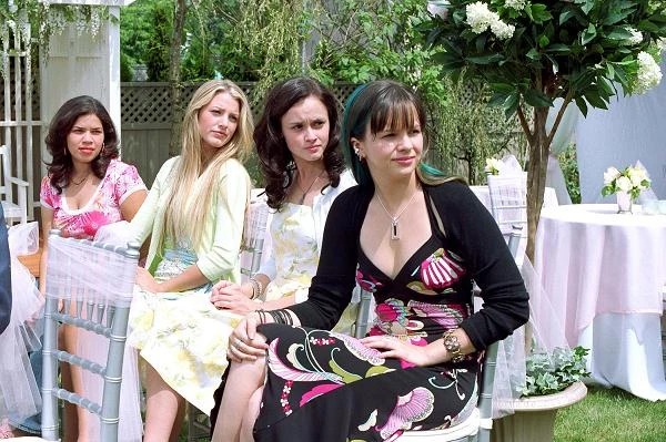 Oprócz niej w główne bohaterki w tym filmie wcieliły się America Ferrera, Alexis Bledel i Amber Tamblyn.