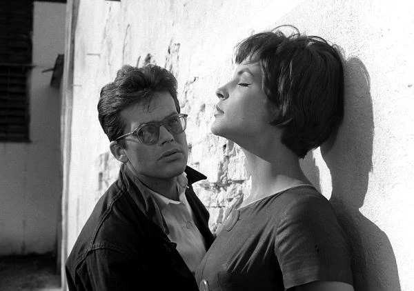 Najsłynniejszą rolą Tuszyńskiej pozostaje kreacja uznawana powszechnie za jej kinowy debiut - brawurowy występ u boku Zbigniewa Cybulskiego w filmie Janusza Morgensterna "Do widzenia, do jutra". Tuszyńska wcieliła się w filmie w postać Margueritte - uroczej Franzcuzki, która zawraca w głowie romantycznemu studentowi granemu przez Cybulskiego. Najsłynniejszą rolą Tuszyńskiej pozostaje kreacja uznawana powszechnie za jej kinowy debiut - brawurowy występ u boku Zbigniewa Cybulskiego w filmie Janusza Morgensterna "Do widzenia, do jutra". Tuszyńska wcieliła się w filmie w postać Margueritte - uroczej Franzcuzki, która zawraca w głowie romantycznemu studentowi granemu przez Cybulskiego.