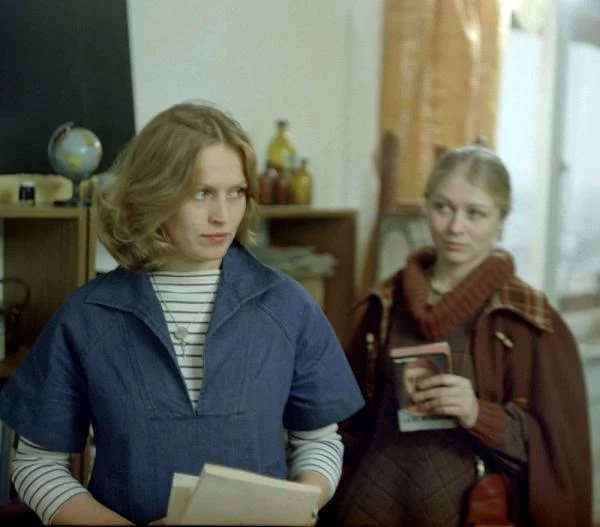 Ekranowym debiutem Iwony Bielskiej był film "Znaki zodiaku" (1978) w reżyserii Gerarda Zalewskiego, będący psychologicznym dramatem podejmującym - poprzez perypetie uczuciowe studentki (Bielska gra Martę, studentkę ostatniego roku prawa Uniwersytetu Poznańskiego) - problemy wchodzenia w dorosłe życie.