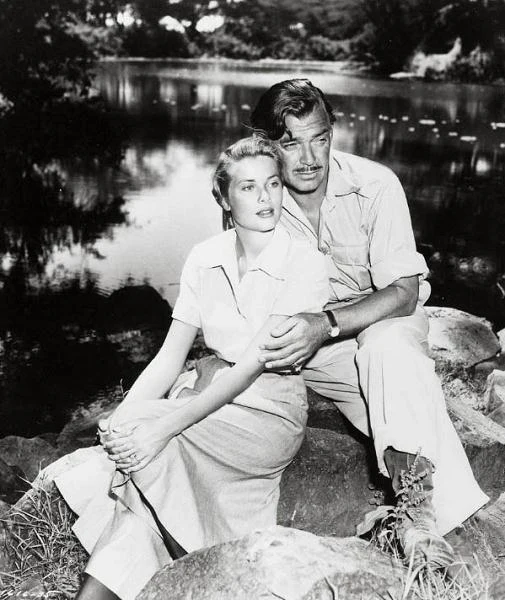 Uznanie krytyków zdobyła występując w "Mogambo", który przyniósł jej Złotego Globa. Prawdopodobnie podczas zdjęć do filmu nawiązał się romans Kelly z Clarkiem Gable. Odnosząc się do tych plotek aktorka żartowała: " Co można robić będąc w namiocie w Afryce tylko z Clarkiem Gable?".