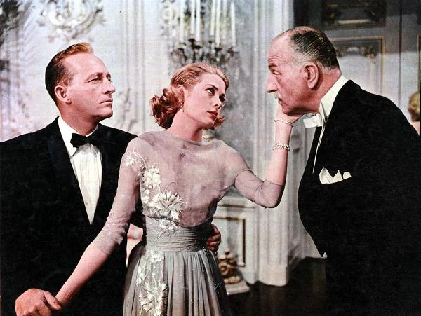 Faktem jest, że w niespełna kilka miesięcy później, w czasie podróży księcia do Stanów Zjednoczonych oświadczył się on aktorce. Grace zdążyła jeszcze zagrać w "Łabędziu" i "Wyższych sferach" (na zdjęciu), po czym rozpoczęła przygotowania do zaślubin.