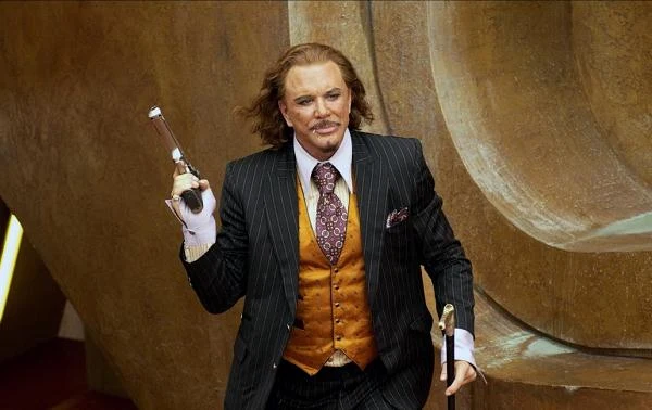 Darius Sayle w filmie "Alex Rider: Misja Stormbreaker" (2006)