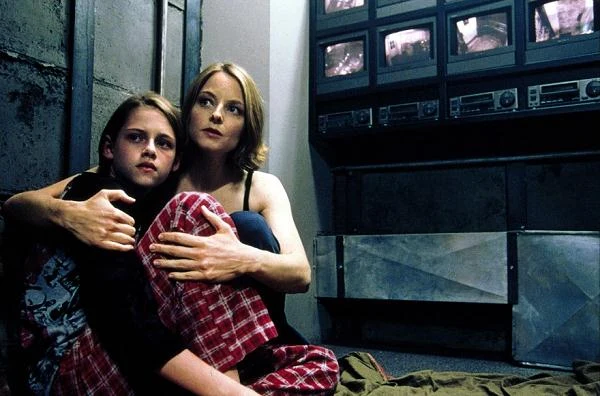 Teraz wszyscy kojarzą jej twarz za sprawą roli Belli Swan w "Sadze: Zmierzch", ale Kristen Stewart grała już od najmłodszych lat. Wcieliła się m.in. w córkę Jodie Foster w thrillerze Davida Finchera "Azyl".