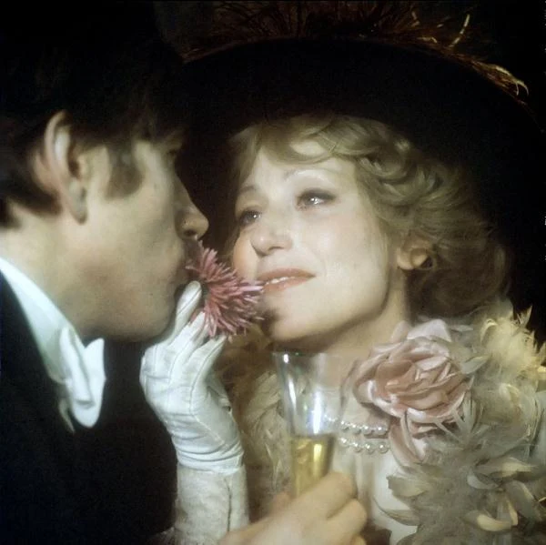 W młodopolskim telewizyjnym serialu Andrzeja Wajdy "Z biegiem lat, z biegiem dni" (1980) Teresa Budzisz-Krzyżanowska wcieliła się w postać Julii Chomińskiej.