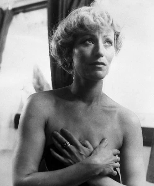 W "Spotkaniu na Atlantyku" (1980) Jerzego Kawalerowicza wcieliła się w postać Magdy - partnerki  wracająćęgo statkiem z podróży do Stanów Zjednoczonych profesora Nowaka (Ignacy Gogolewski).