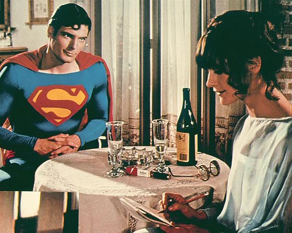 "Superman 3" okazał się już totalną klapą. Filmowi dostało się za mało wyszukane żarty, których ucieleśnieniem stał się nowy aktor serii - czarnoskóry komik Richard Pryor. Christopher Reeve nie oszczędził reżysera Richarda Lestera - znanego twócy komediowego. "Ciągle szukał okazji do gagów"  - skarżył się filmowy Superman dodając, że wiele żartów w filmie zwyczajnie go nie śmieszyło.