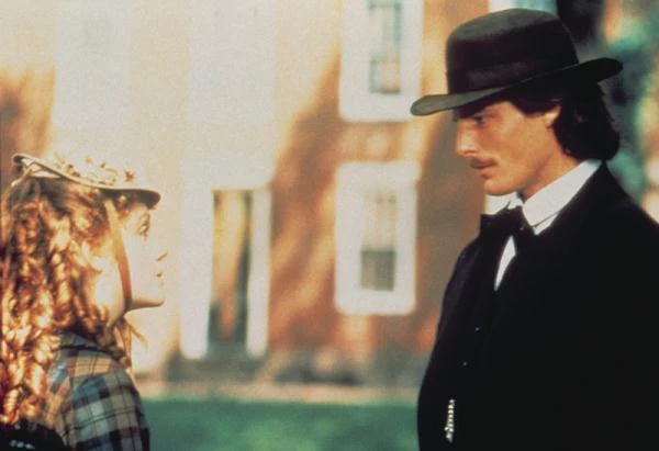 W "Bostończykach" (1984) w reżyserii Jamesa Ivory'ego na podstawie powieści Henry'ego Jamesa Reeve'owi partnerowała smietanka brytyjskich aktórek z Vanessą Redgrave i Madeleine Potter na czele. Filmowy Superman udowodnił zaś, że potrafi grać również w bardziej wymagającym repertuarze.