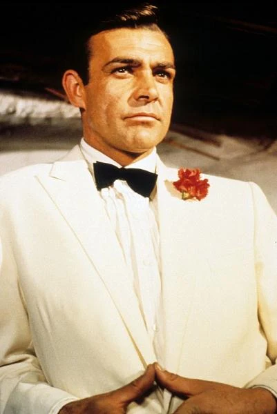 Sean Connery w scenie z filmu "Dr No"