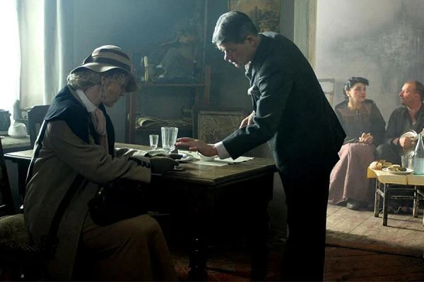 Z Moniką Kwiatkowską w "1920. Wojna i miłość", serialu historyczno-przygodowym z wojną polsko-bolszewicką w tle. Z Moniką Kwiatkowską w "1920. Wojna i miłość", serialu historyczno-przygodowym z wojną polsko-bolszewicką w tle.