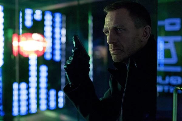 Daniel Craig w scenie z filmu "Skyfall"