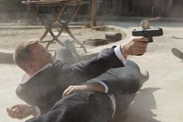 Daniel Craig w scenie z filmu "Skyfall"