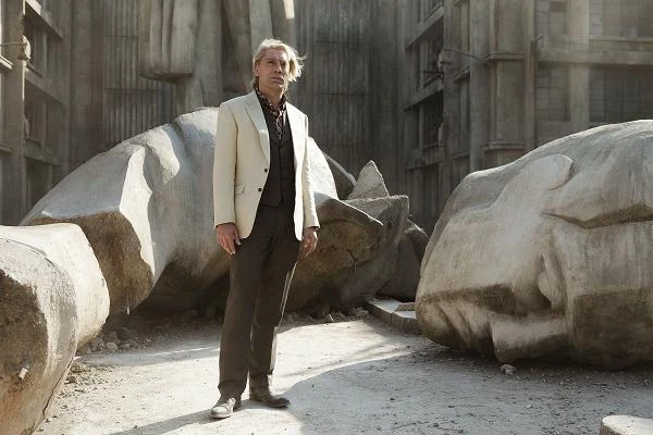 Javier Bardem w scenie z filmu "Skyfall"