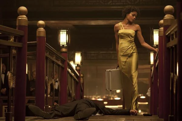 Naomie Harris w scenie z filmu "Skyfall"