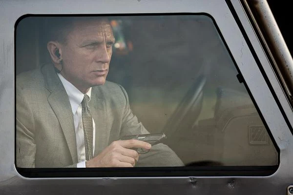Daniel Craig w scenie z filmu "Skyfall"